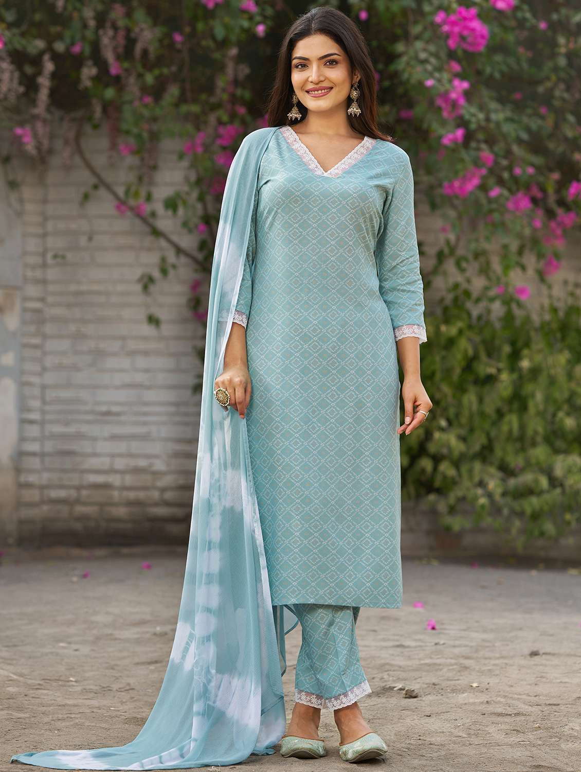 women printed three quarter sleeve kurta pant with dupatta set