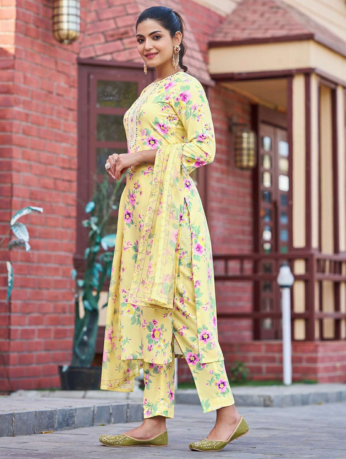 Women Printed Three Quarter Sleeve Kurta Pant With Dupatta Set - 22454185 -  Standard Image - 2