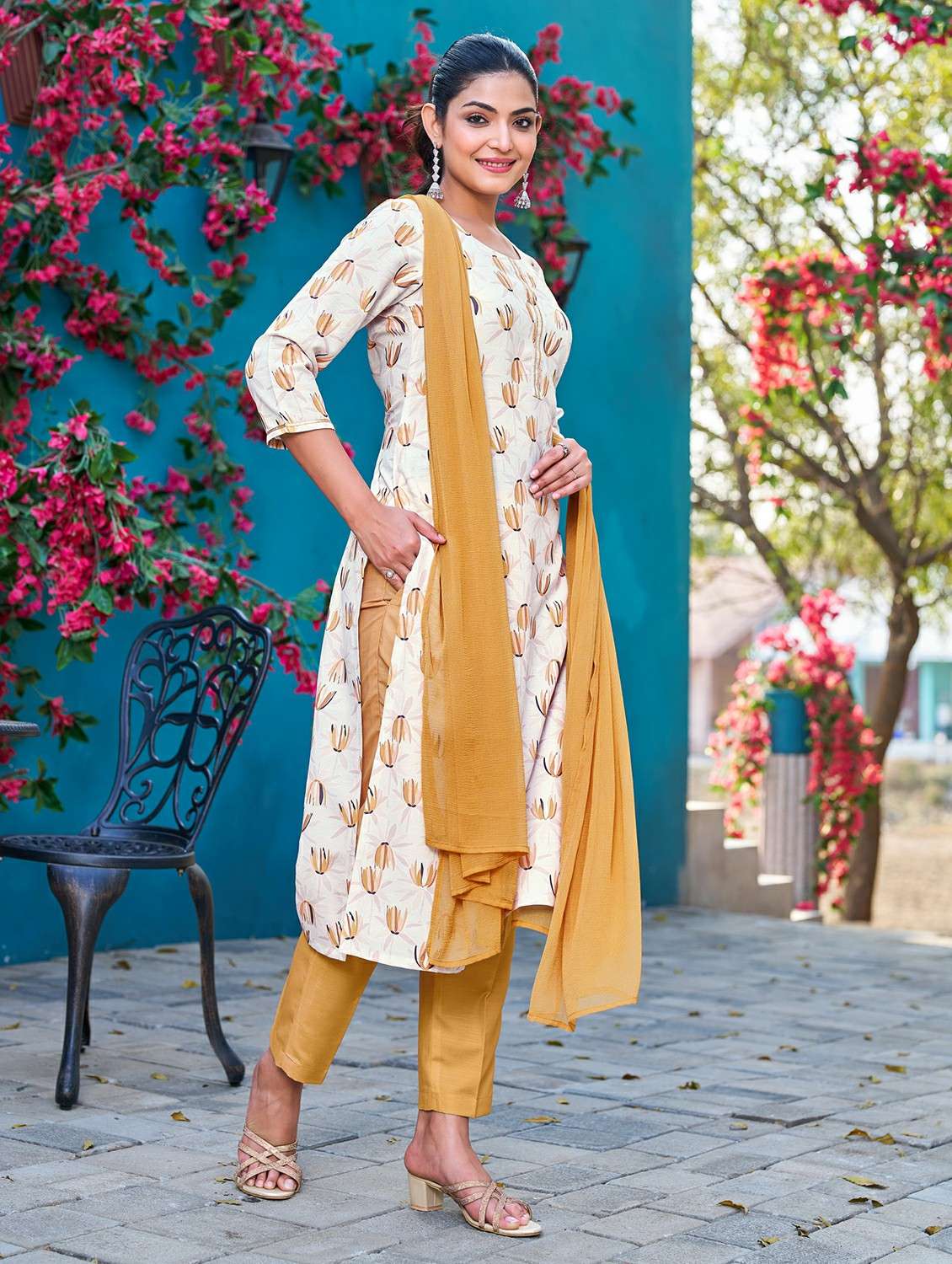 women printed three quarter sleeve kurta pant with dupatta set - 22454203 -  Standard Image - 2