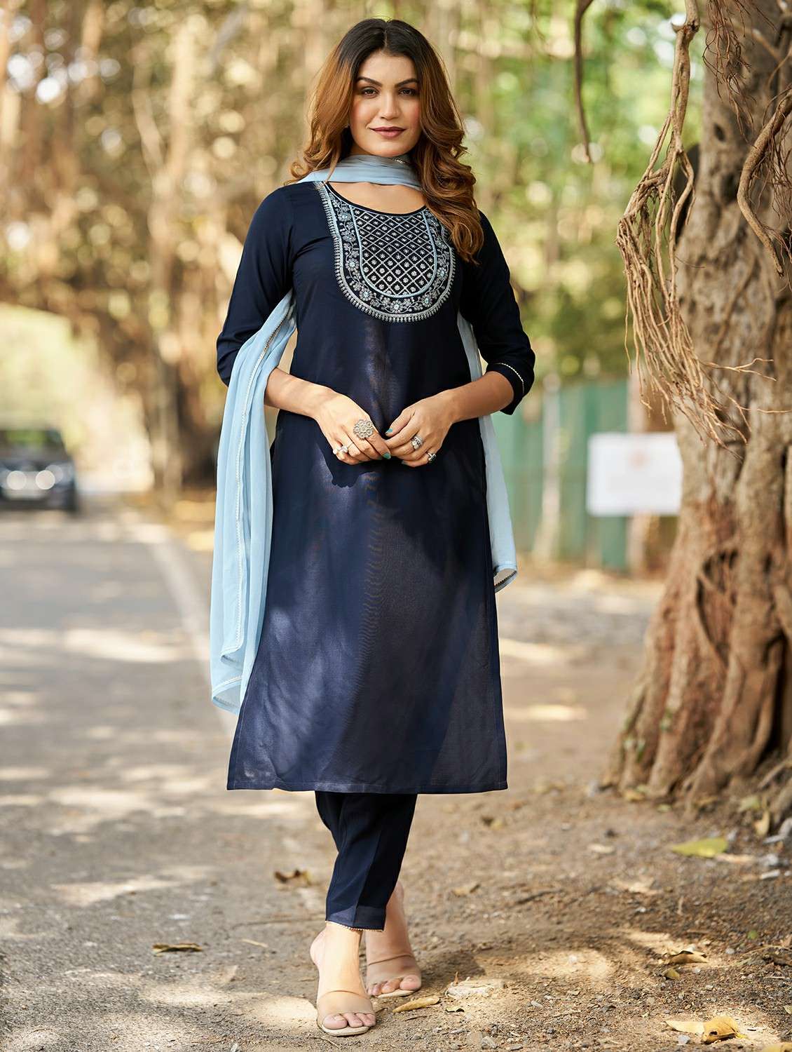 women solid with work three quarter sleeve kurta pant with dupatta set