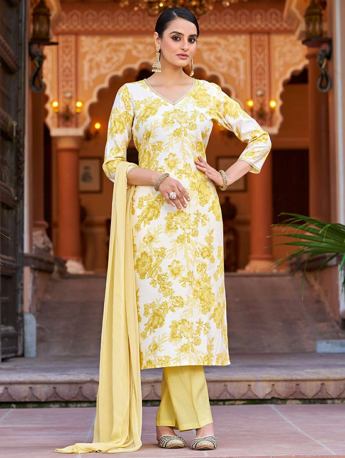women printed three quarter sleeve kurta pant with dupatta set