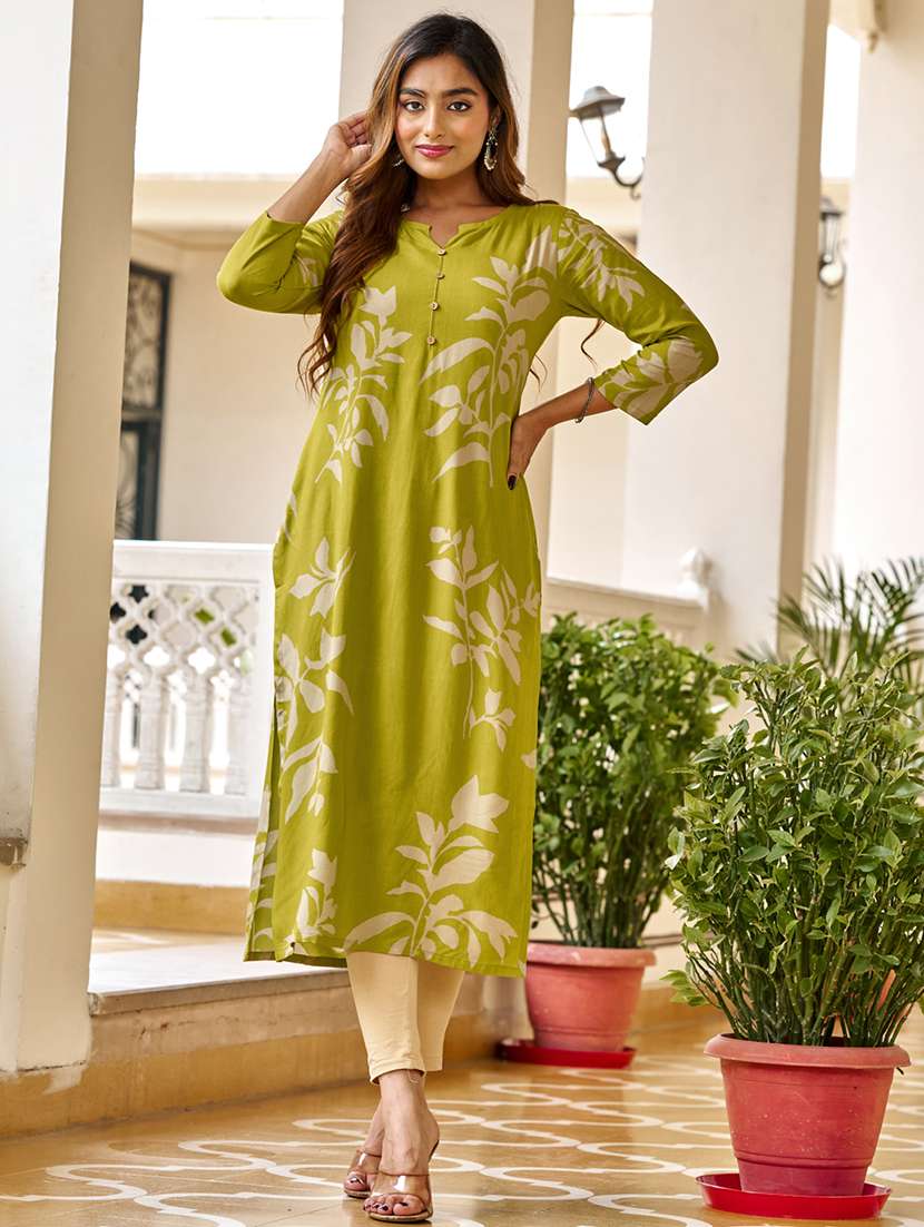 women printed three quarter sleeve kurta legging set