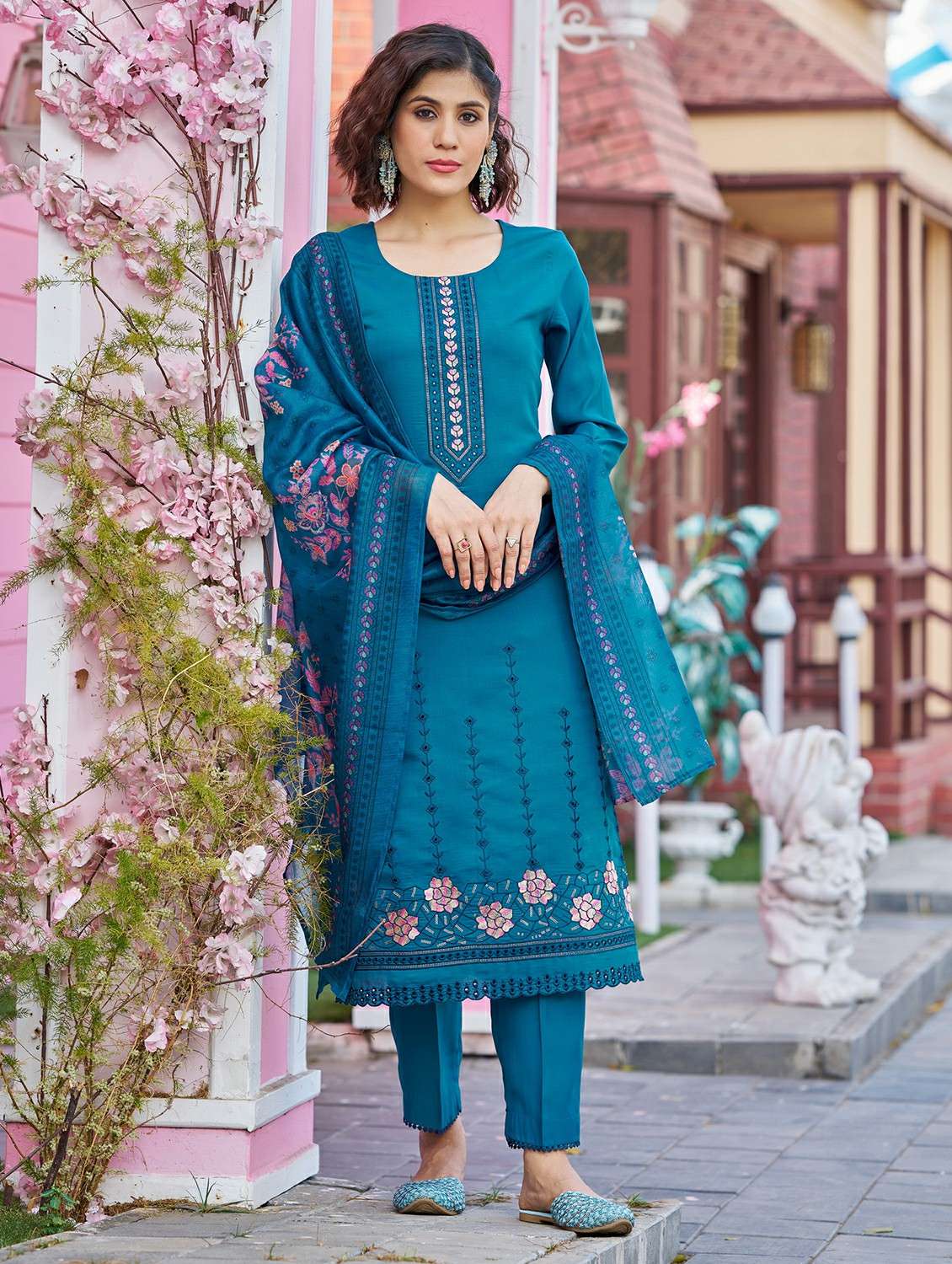 women solid with work three quarter sleeve kurta pant with dupatta set