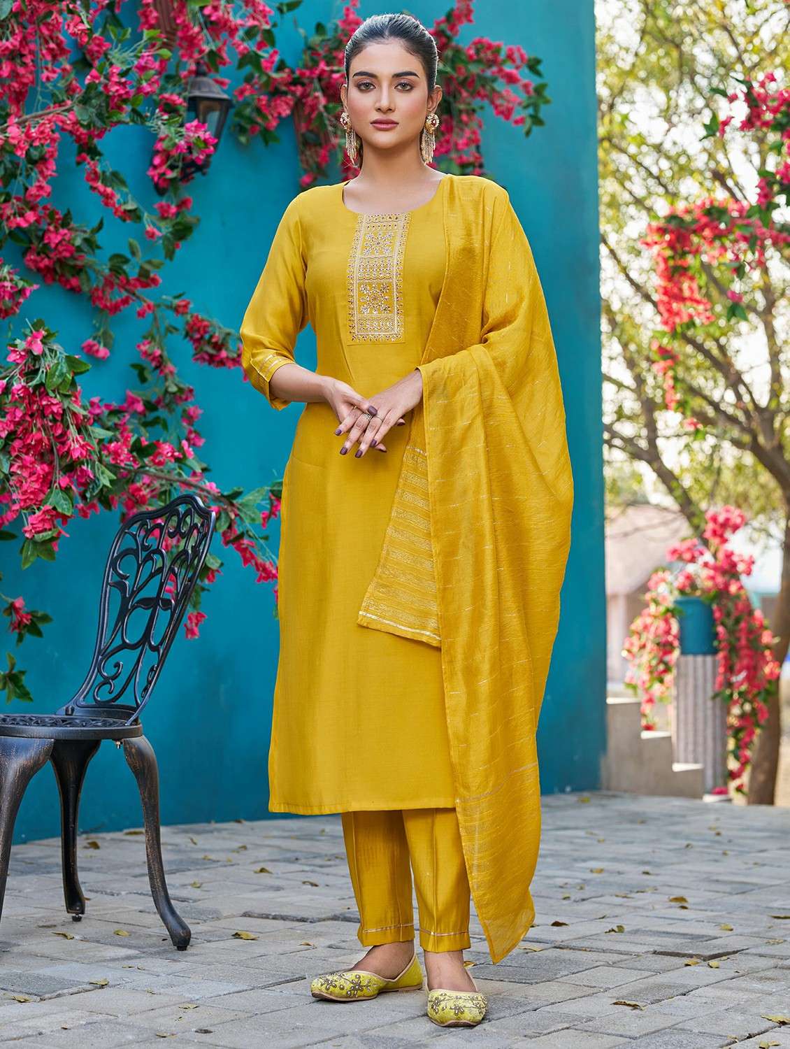 women solid with work three quarter sleeve kurta pant with dupatta set