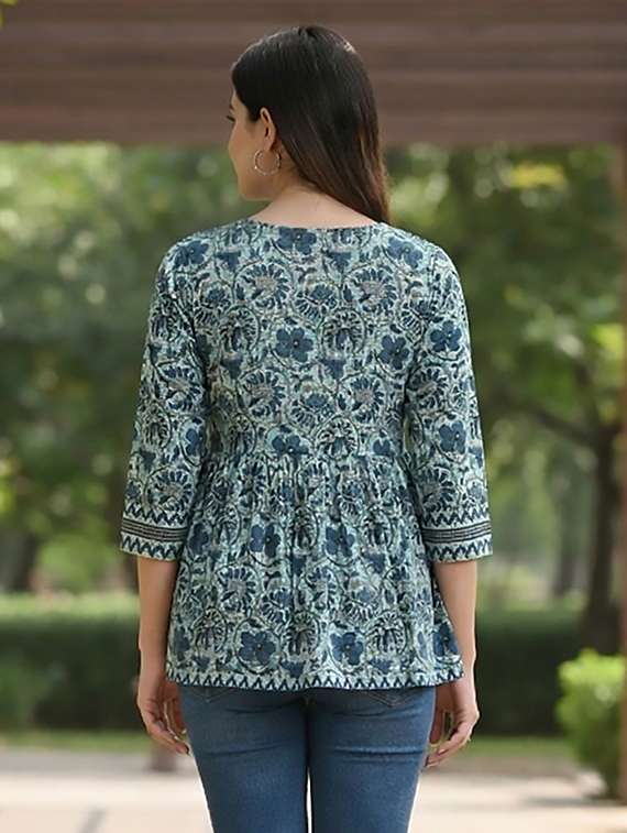 women green cotton straight kurti - 22456050 -  Standard Image - 2