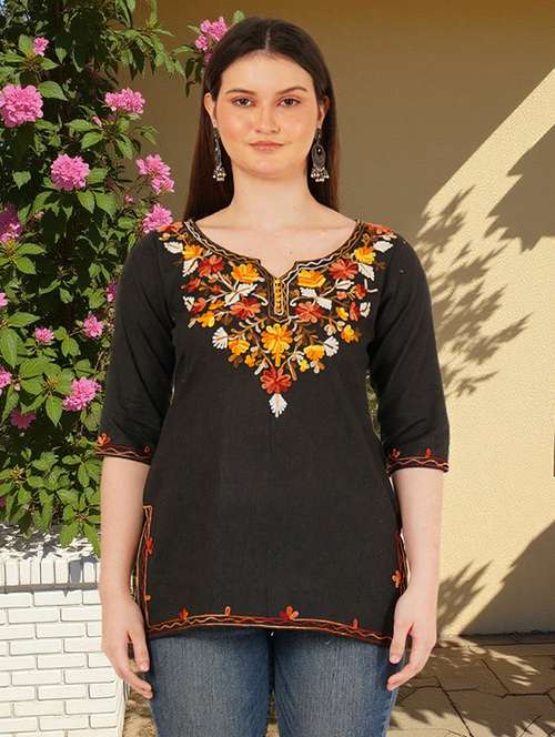 Women Embroidered Three Quarter Sleeve Straight Kurti