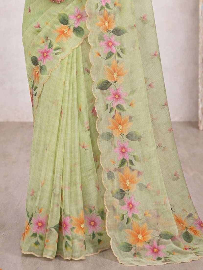 Women Floral Printed Saree With Blouse - 22463445 -  Standard Image - 2