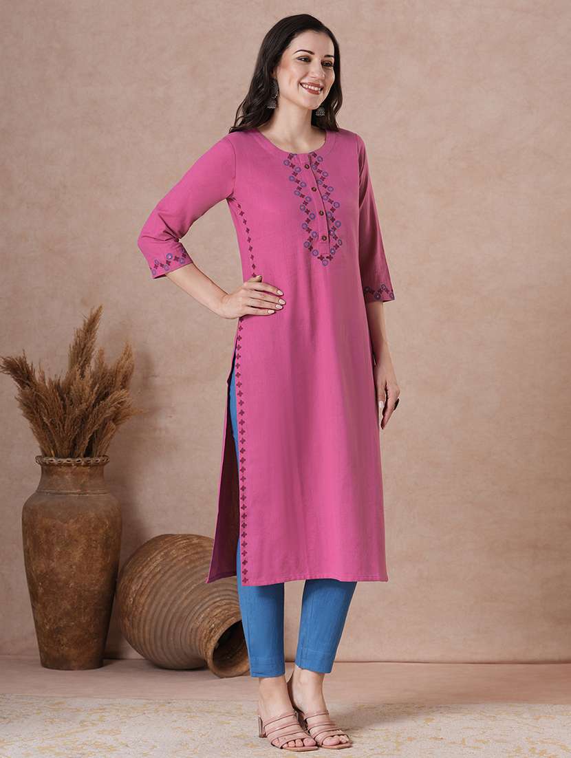 women three quarter sleeve straight kurta - 22463475 -  Standard Image - 2