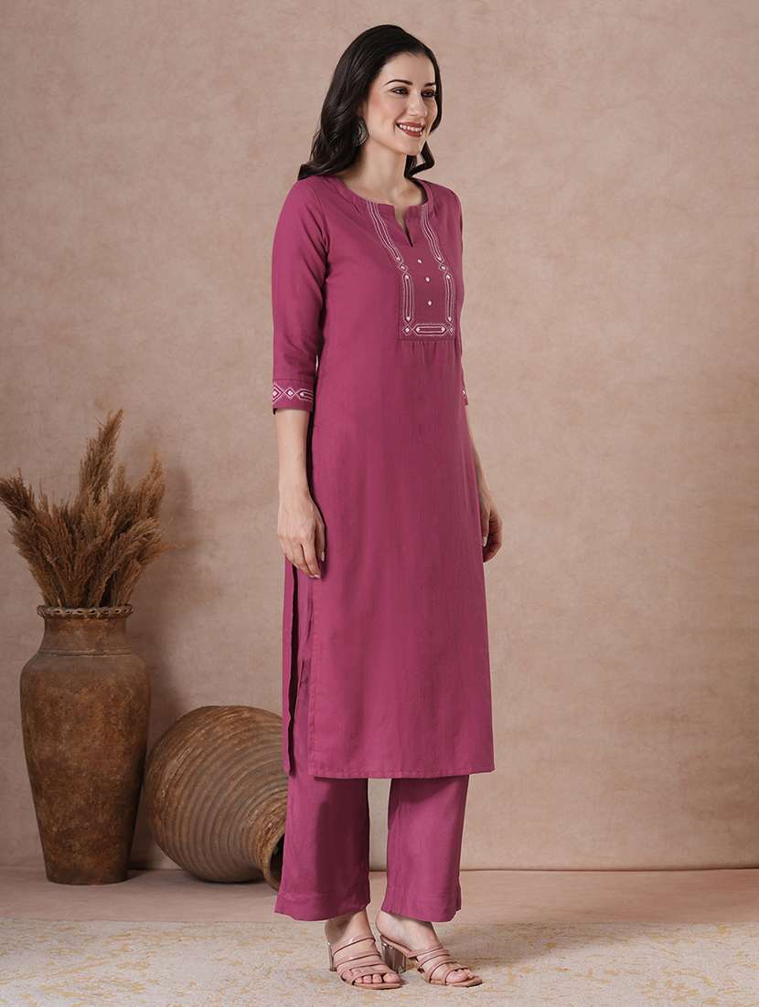 women three quarter sleeve straight kurta - 22463477 -  Standard Image - 2
