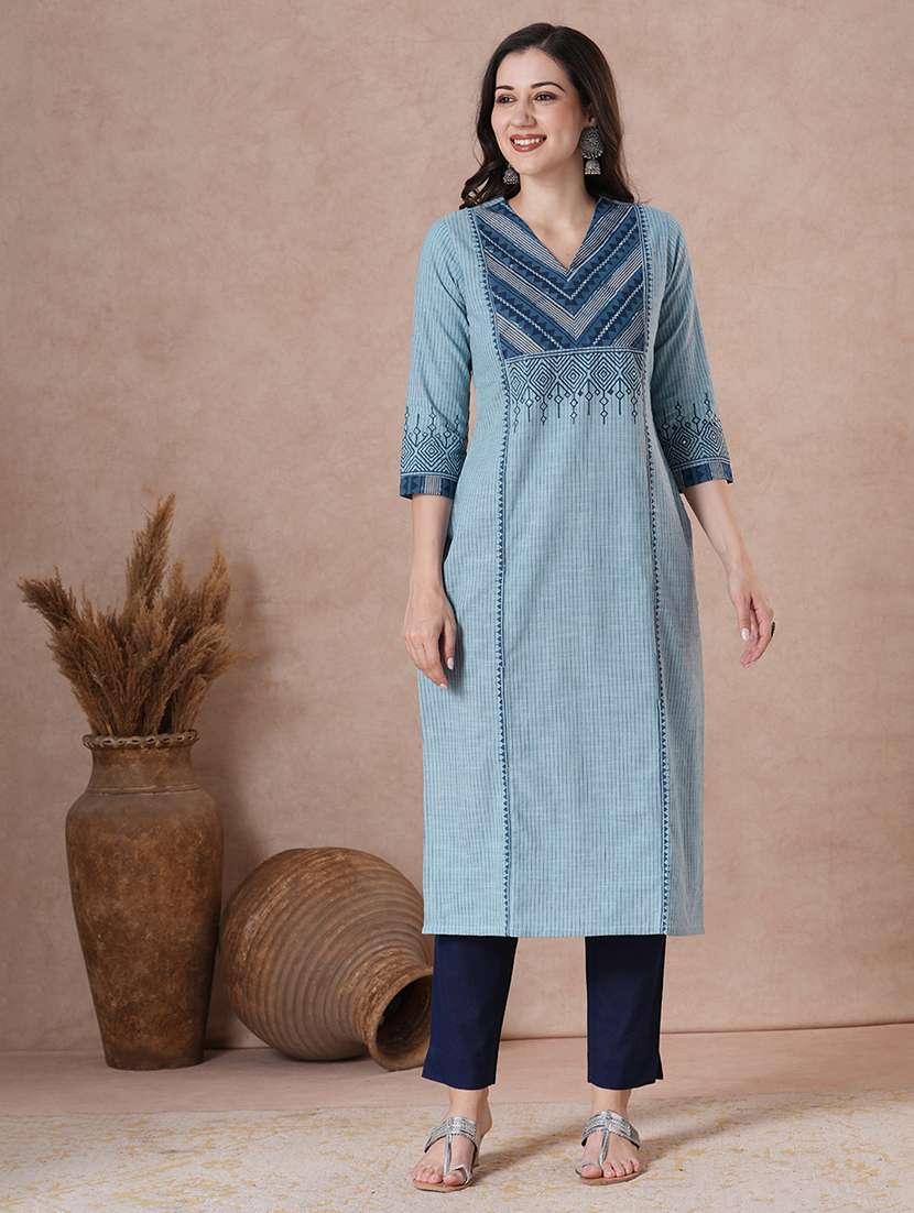 women three quarter sleeve straight kurta
