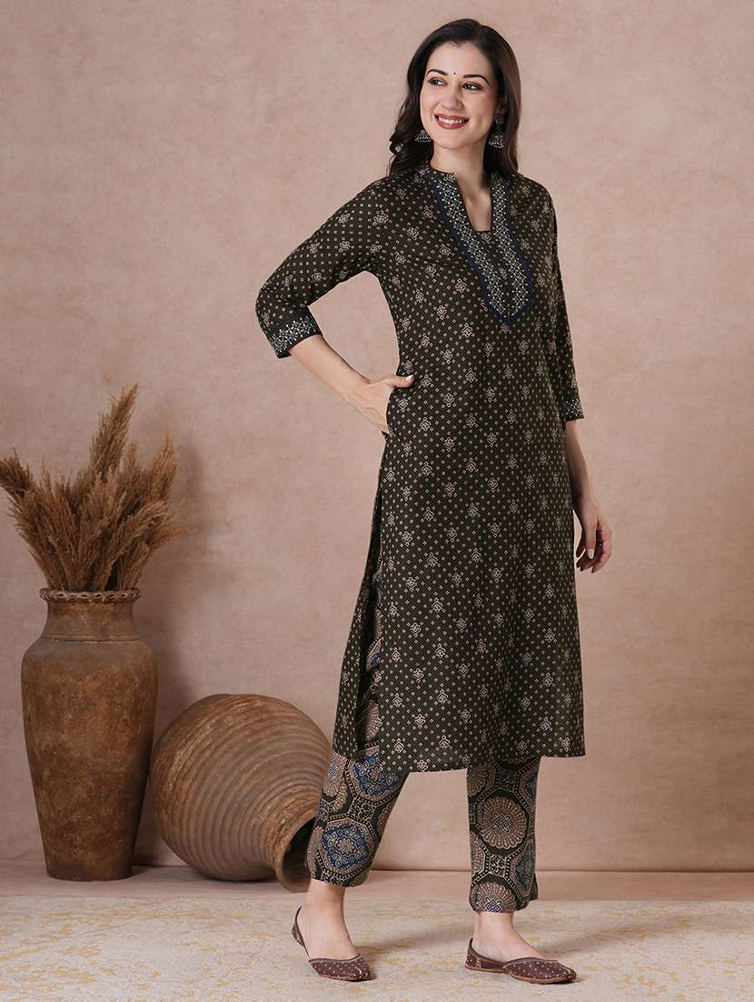 women black kurta dupatta set - 22463501 -  Standard Image - 2