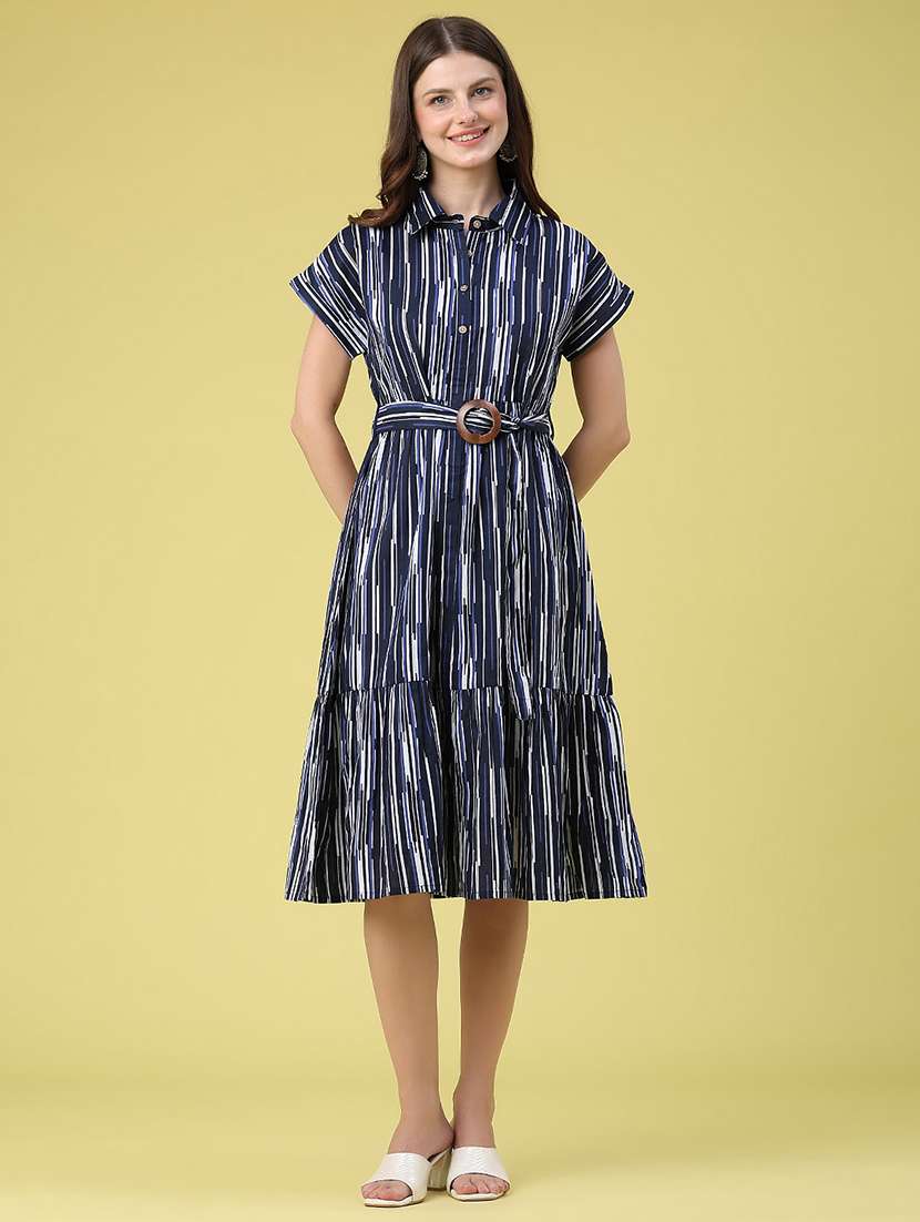 women printed short sleeves tiered dress - 22464077 -  Standard Image - 2