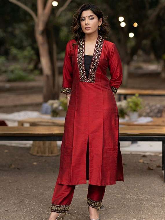 women red kurta dupatta set - 22466344 -  Standard Image - 2