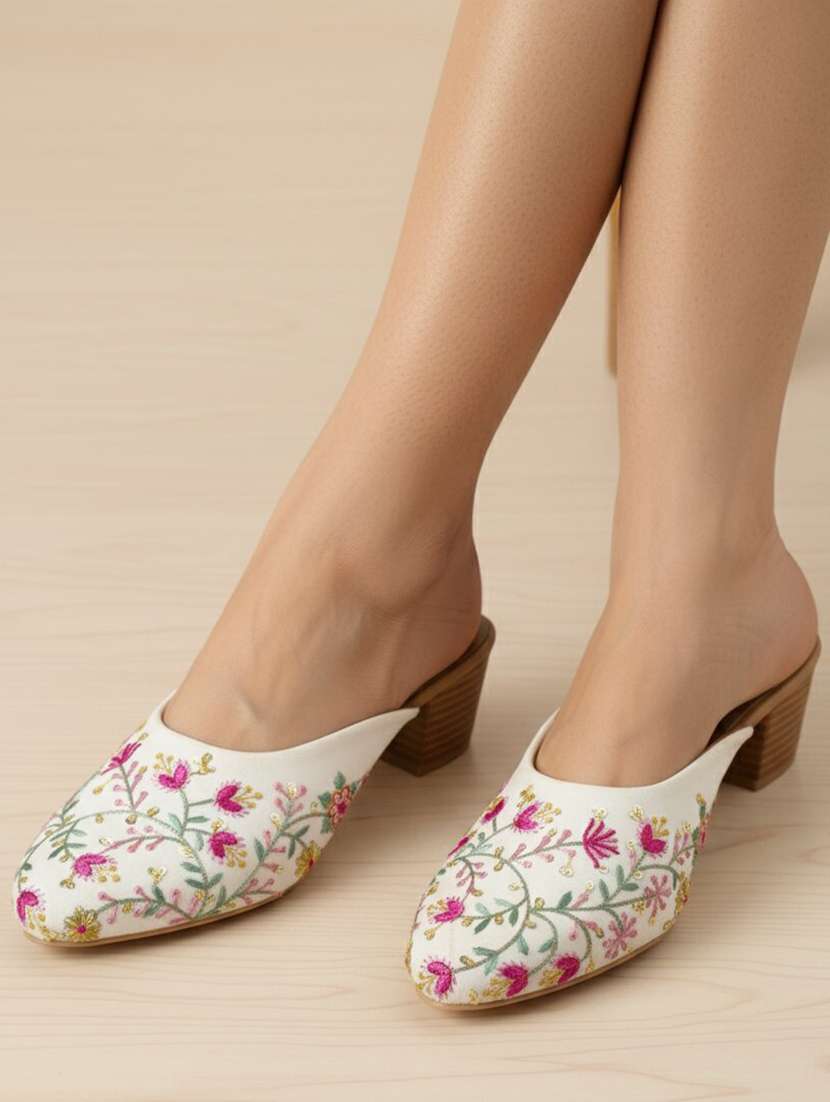 women white mule - 22466378 -  Standard Image - 2