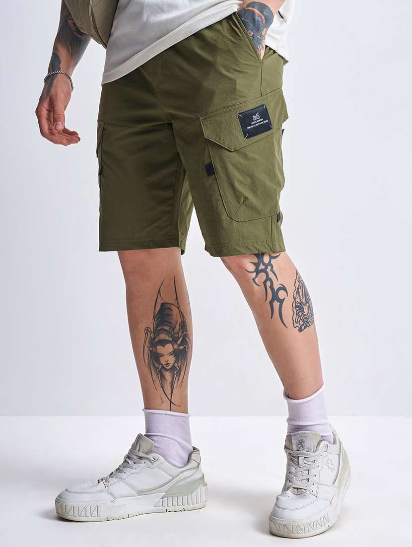 men green mid-rise cargo shorts - 22469190 -  Standard Image - 2