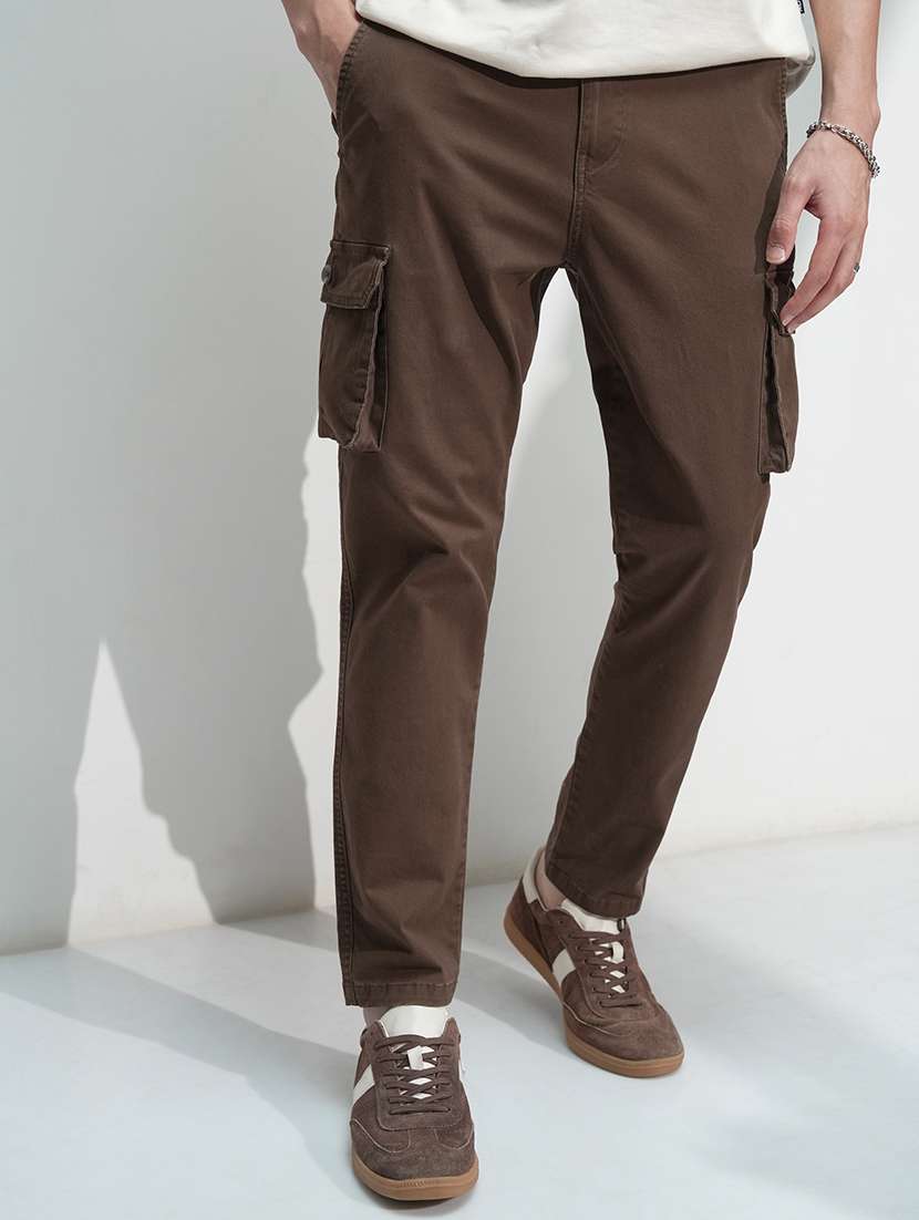 men solid mid rise regular fit cargo 