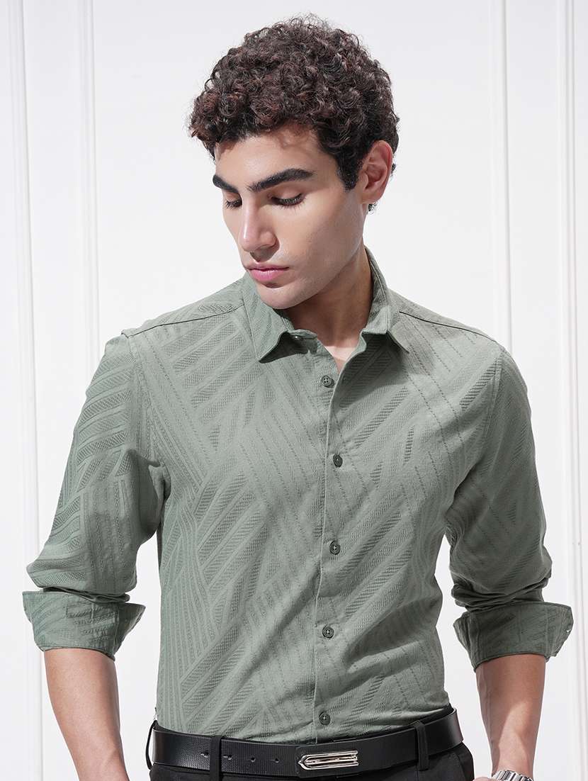 men collared long sleeve casual shirt