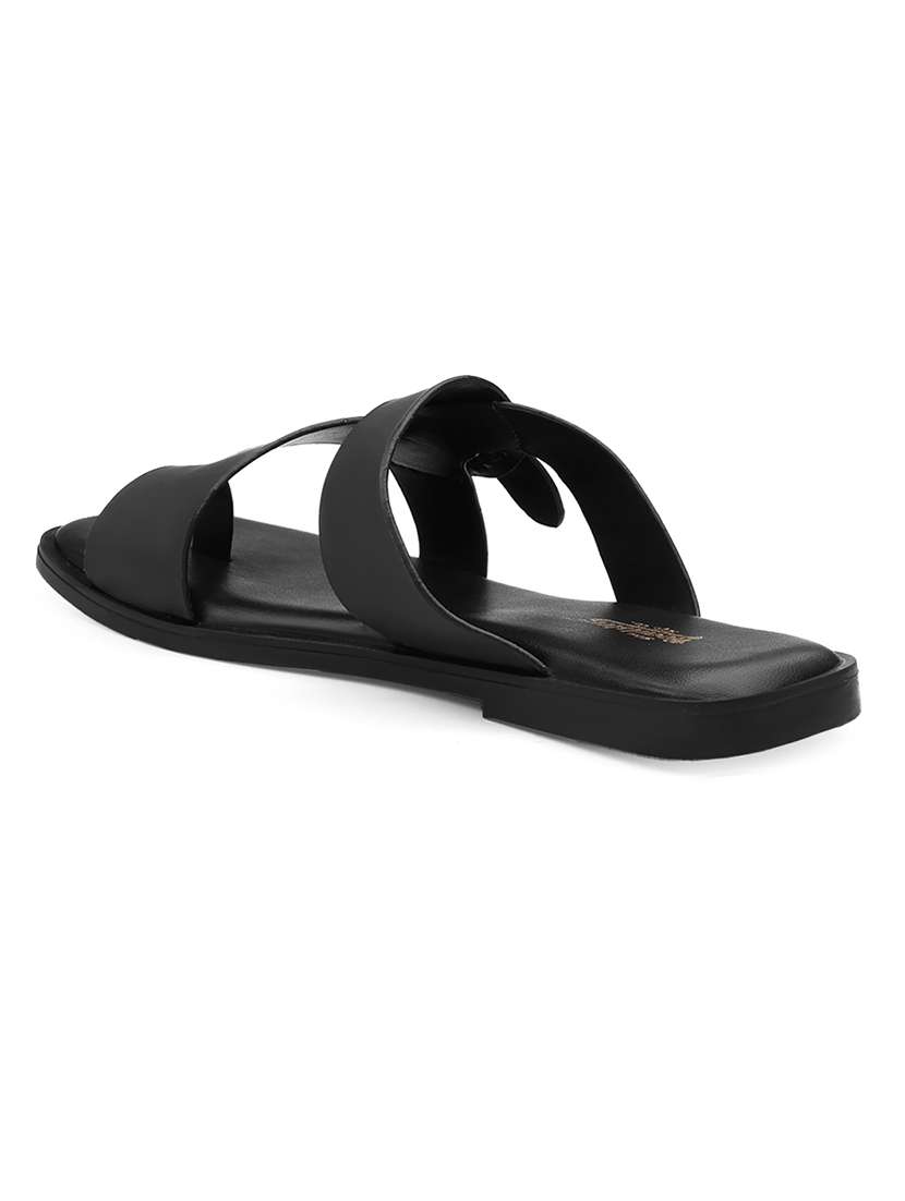 men solid one toe sandal  - 22471624 -  Standard Image - 2
