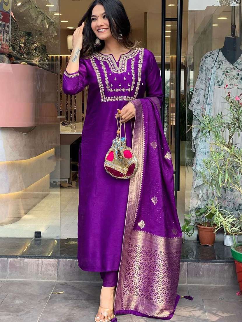 women purple suit set - 22471720 -  Standard Image - 2