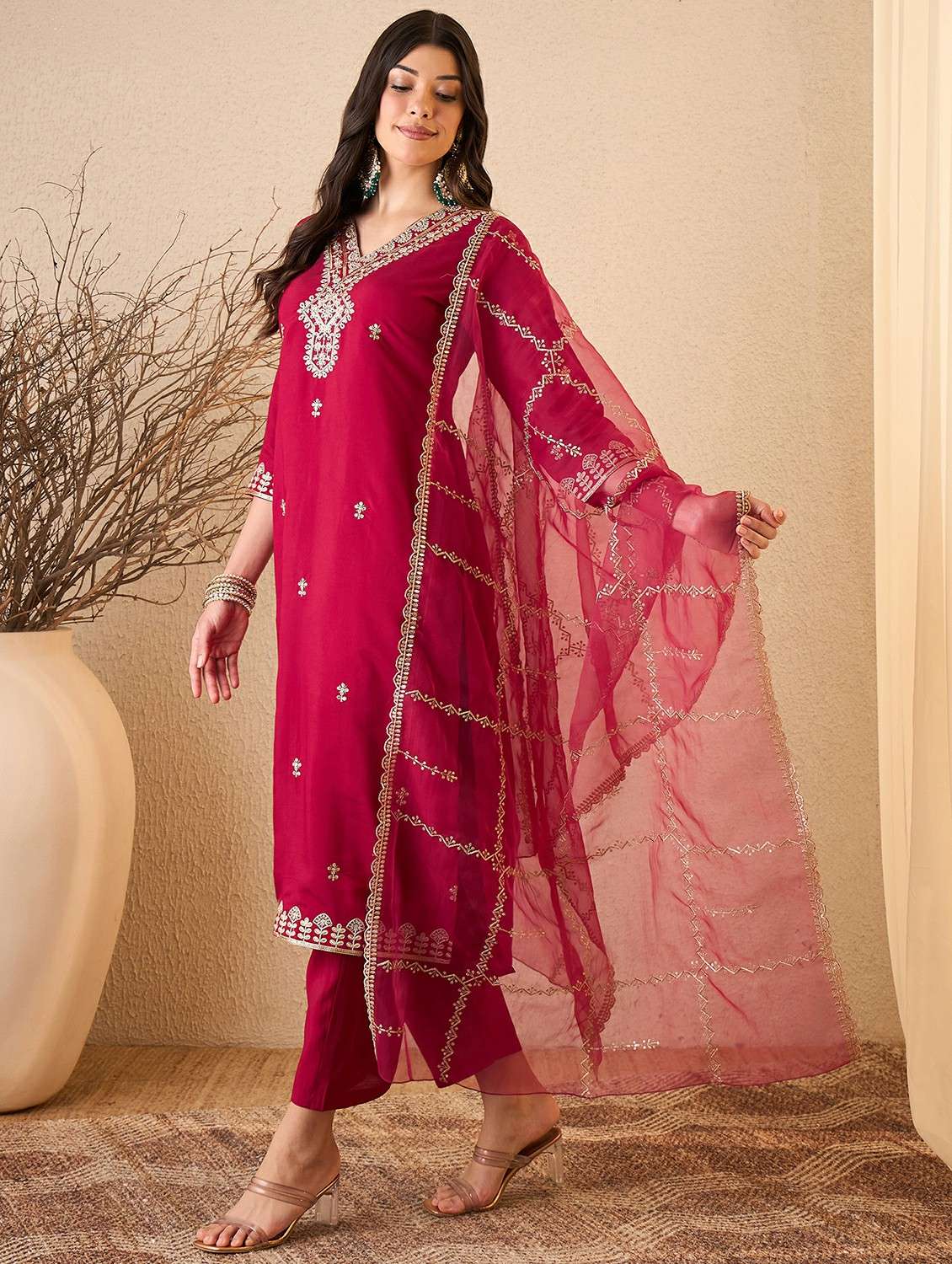 women pink suit set - 22471744 -  Standard Image - 2
