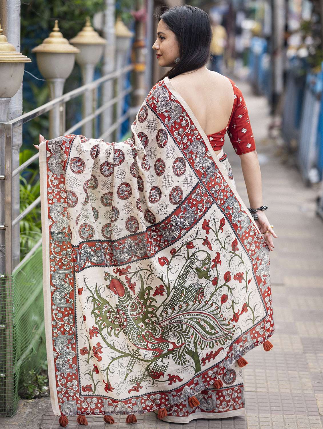 women printed casual wear saree with blouse - 22472626 -  Standard Image - 2