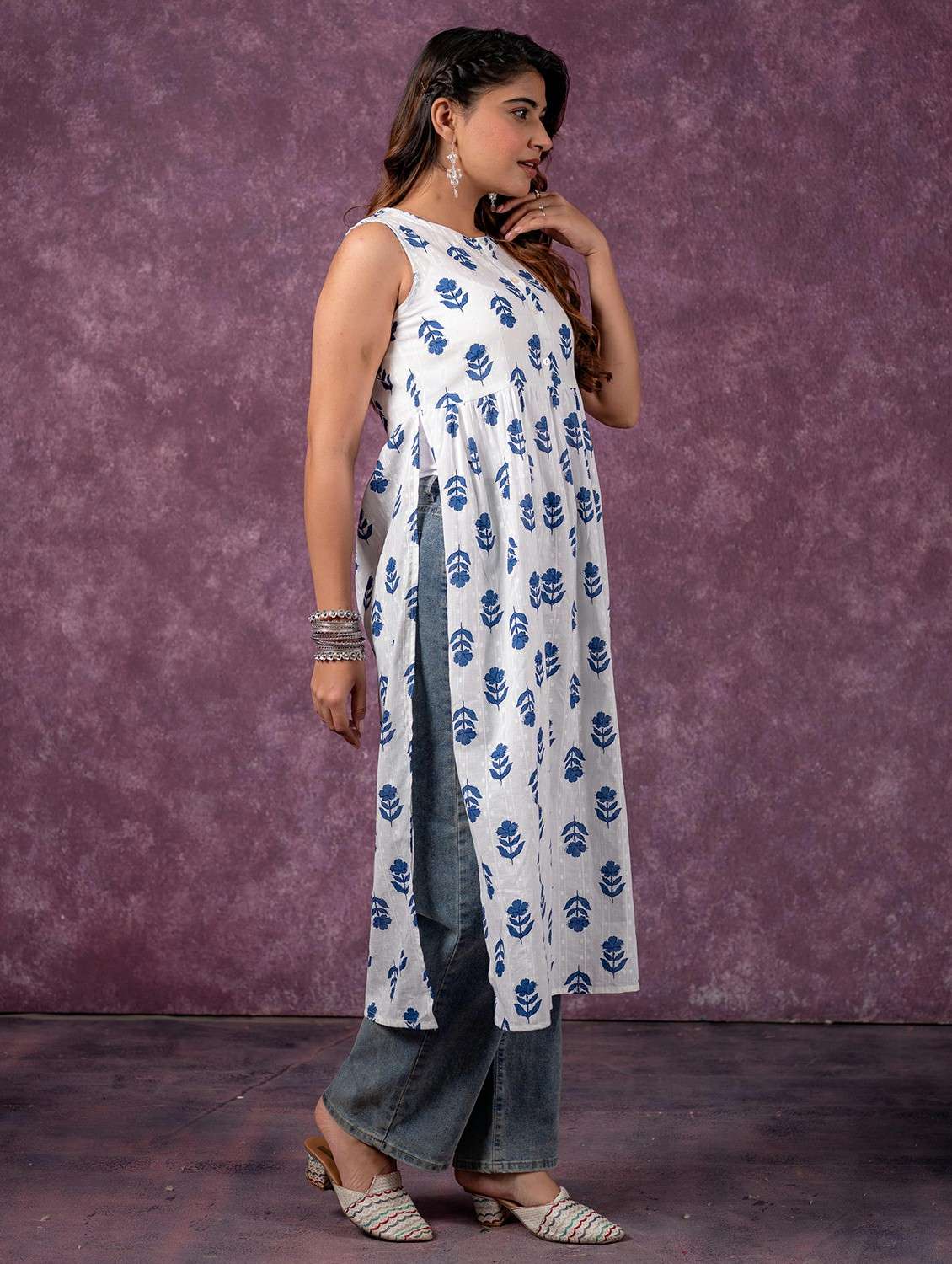 women floral printed sleeveless a-line kurta - 22473142 -  Standard Image - 2