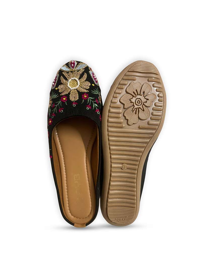 women embroidered slip on mojari - 22473269 -  Standard Image - 2