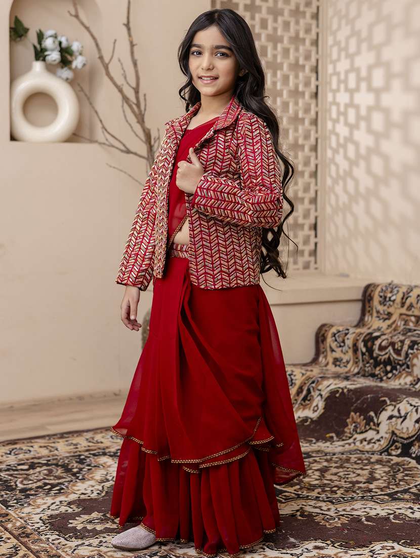 Girls Red Ready To Wear Saree - 22473285 -  Standard Image - 2