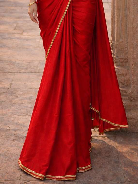 women solid with bordered saree with blouse - 22473291 -  Standard Image - 2