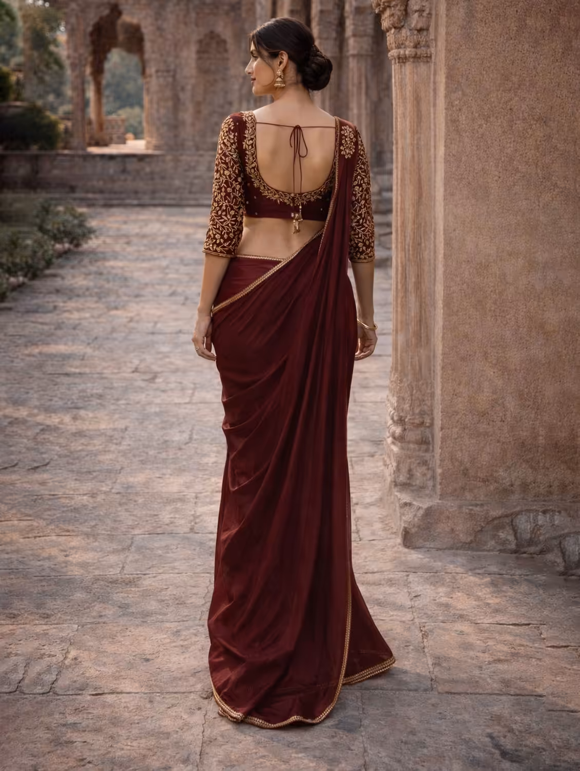 women solid with bordered saree with blouse - 22473299 -  Standard Image - 2