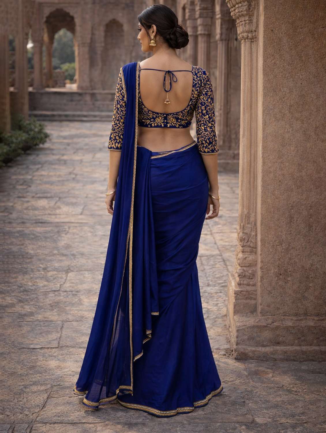 women solid with bordered saree with blouse - 22473303 -  Standard Image - 2