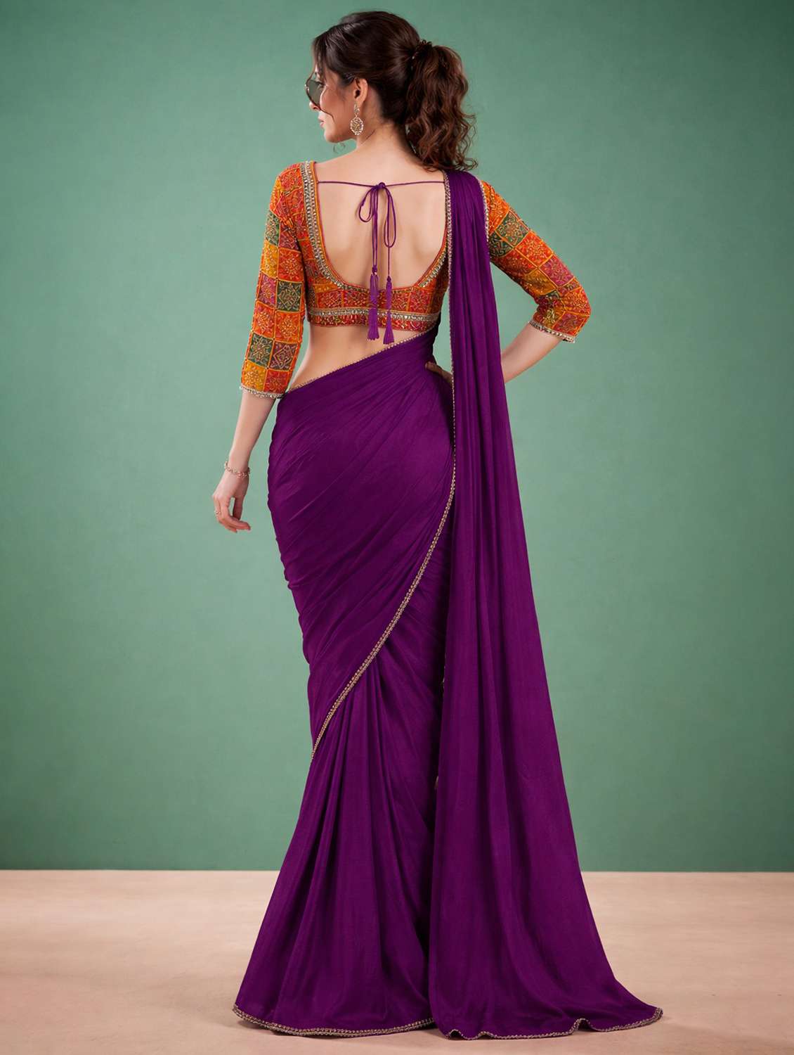 women solid with bordered saree with blouse - 22473307 -  Standard Image - 2