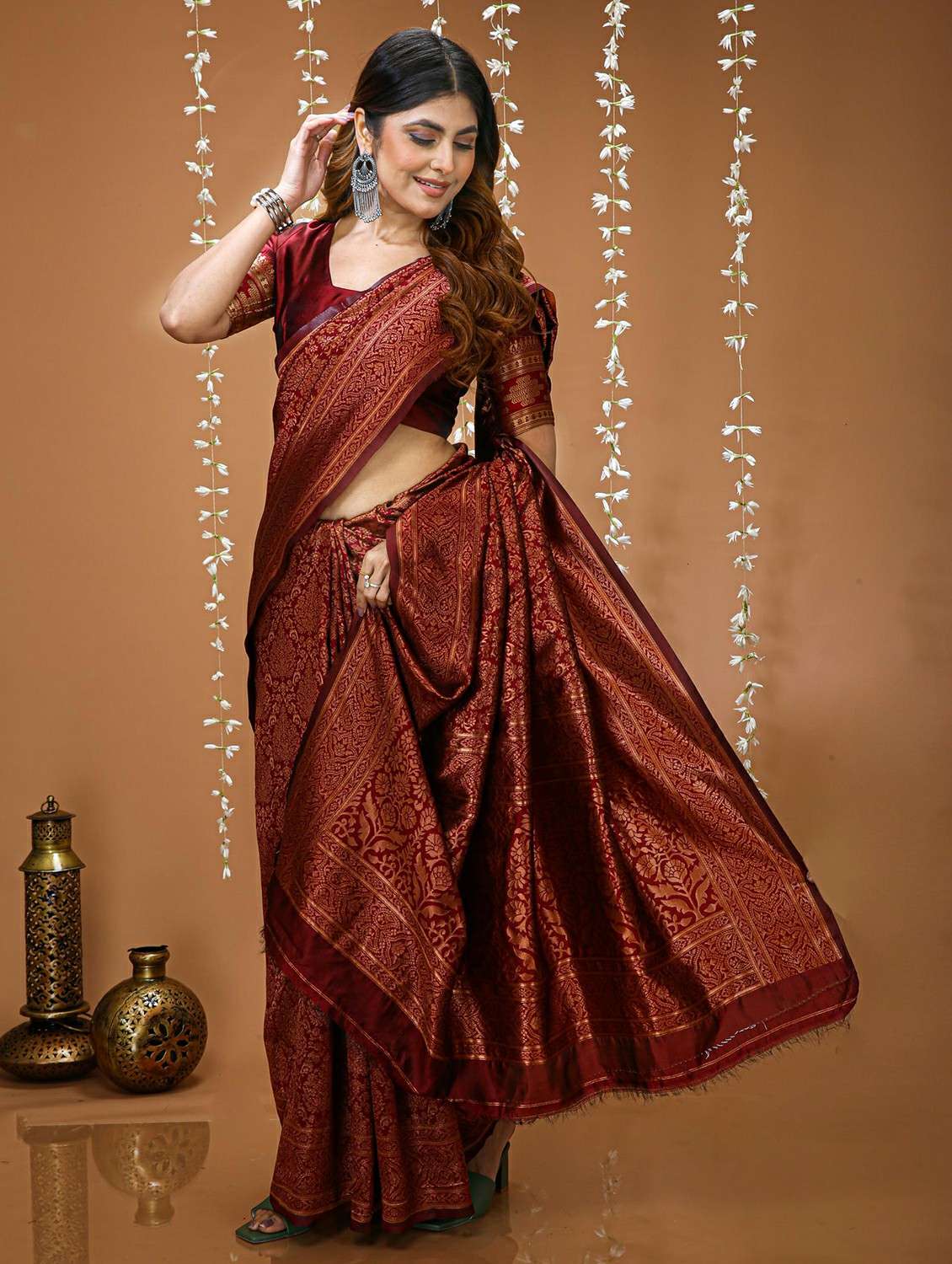 women printed saree with attached blouse with blouse - 22473499 -  Standard Image - 2