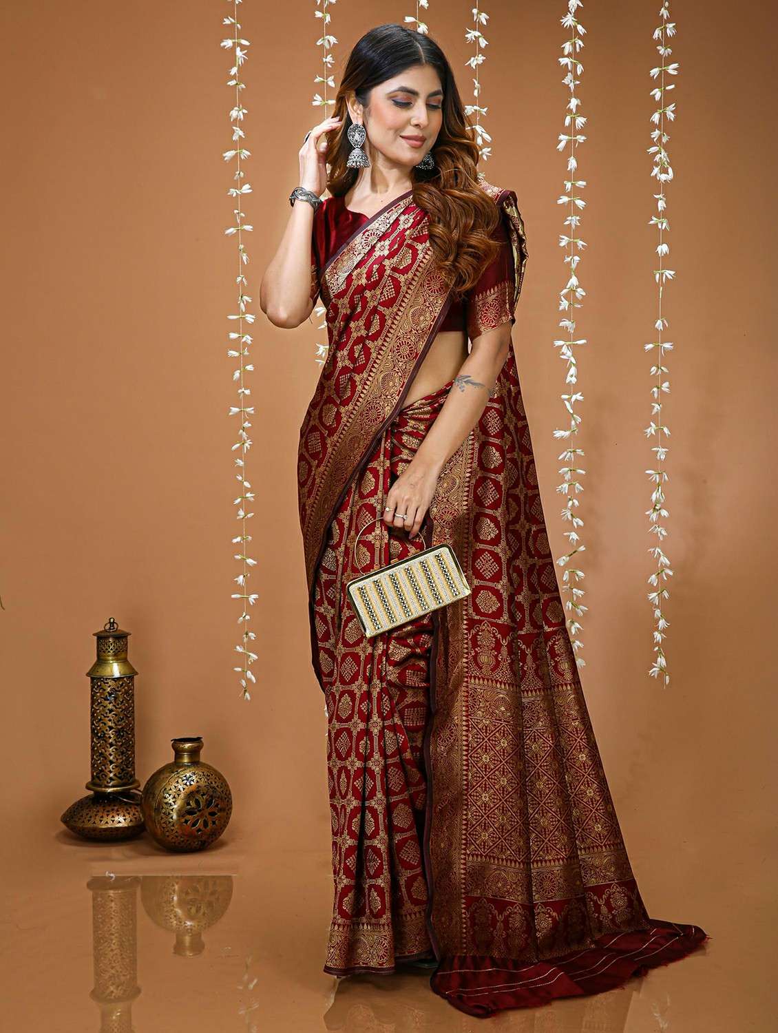women maroon kanjivaram saree with blouse - 22473636 -  Standard Image - 2