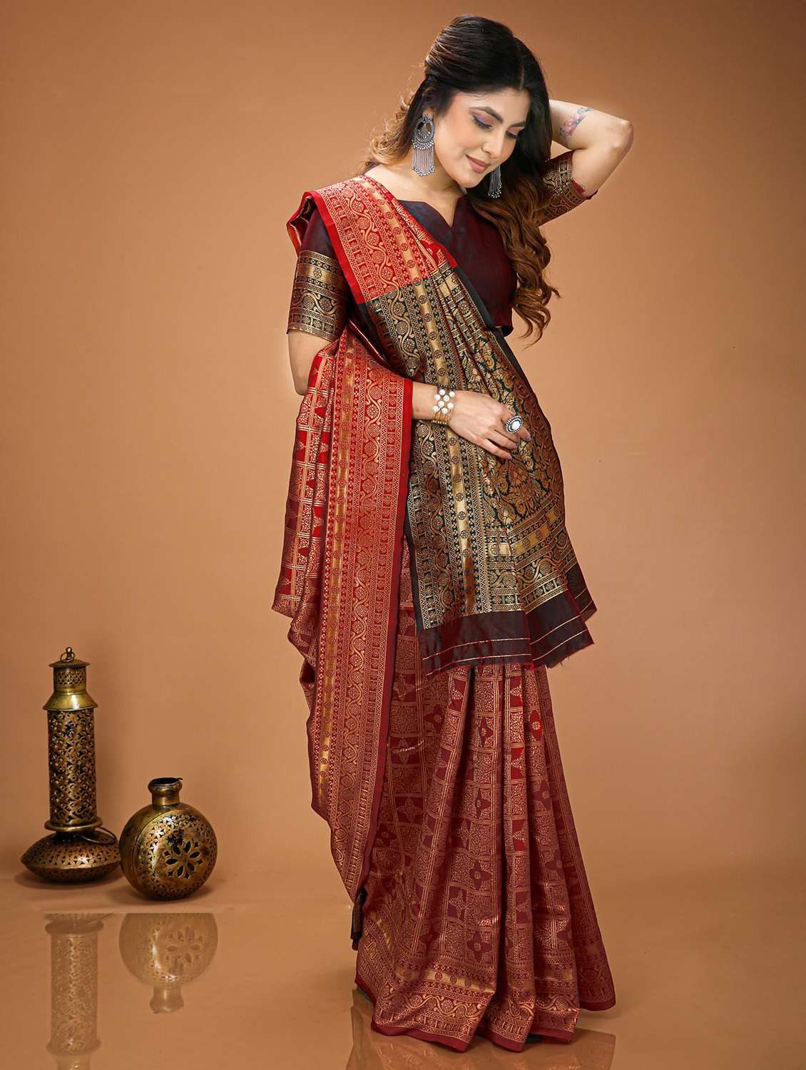 Women Red Banarasi Saree With Blouse - 22473637 -  Standard Image - 2