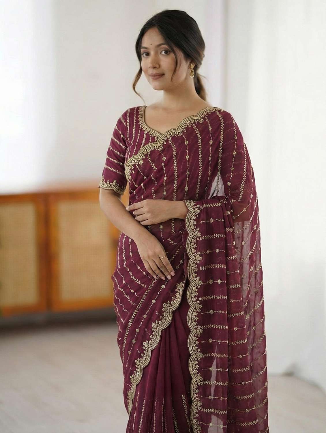 women red embellished saree with blouse - 22473653 -  Standard Image - 2