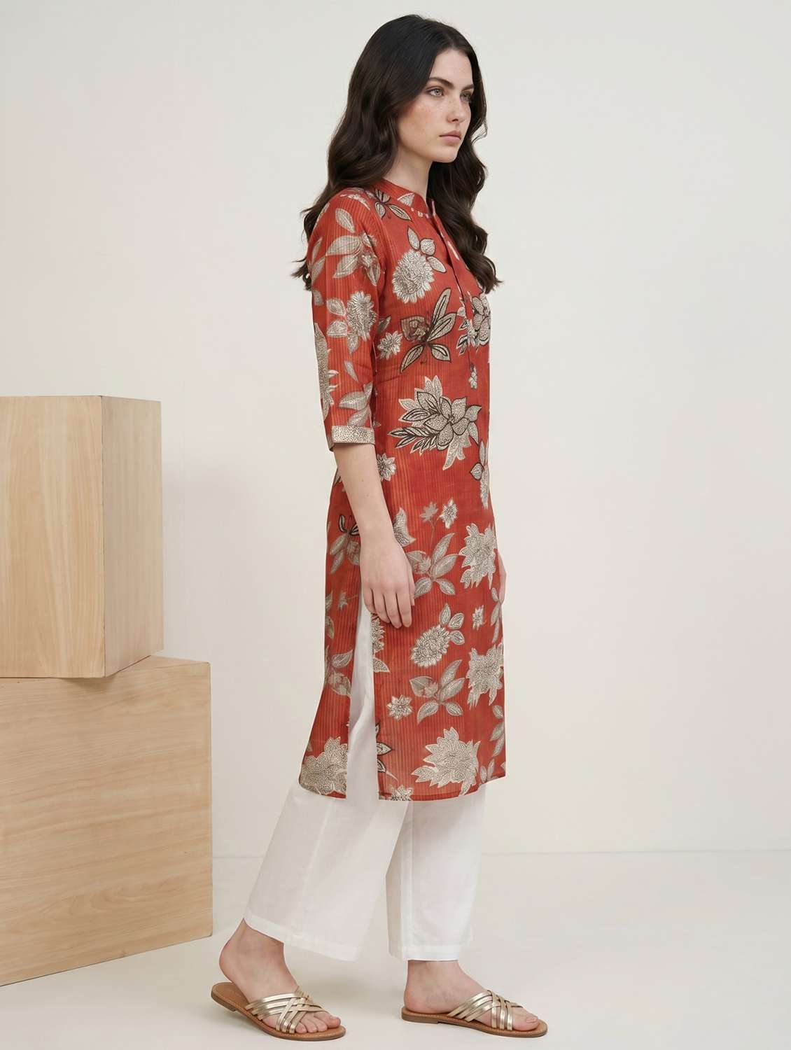 Women Floral Three Quarter Sleeve Straight Kurta - 22477171 -  Standard Image - 2