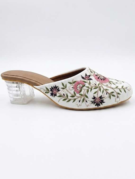 women white mule - 22480595 -  Standard Image - 2
