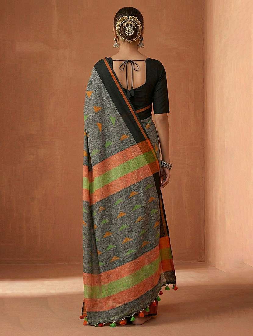 women self design handloom saree with blouse - 22481703 -  Standard Image - 2