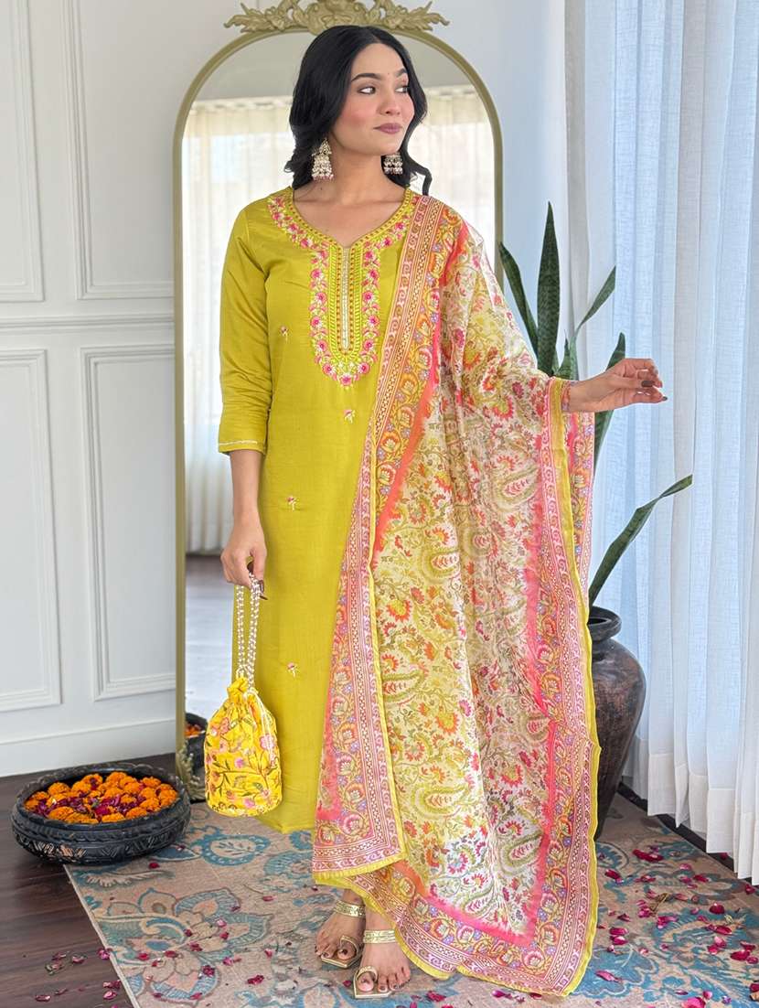 women solid with work three quarter sleeve kurta pant with dupatta set