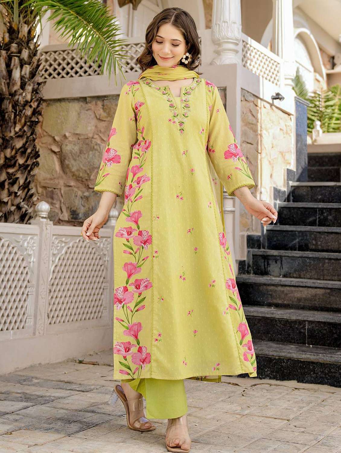 women printed notch neck kurta and pant set with dupatta - 22486206 -  Standard Image - 2