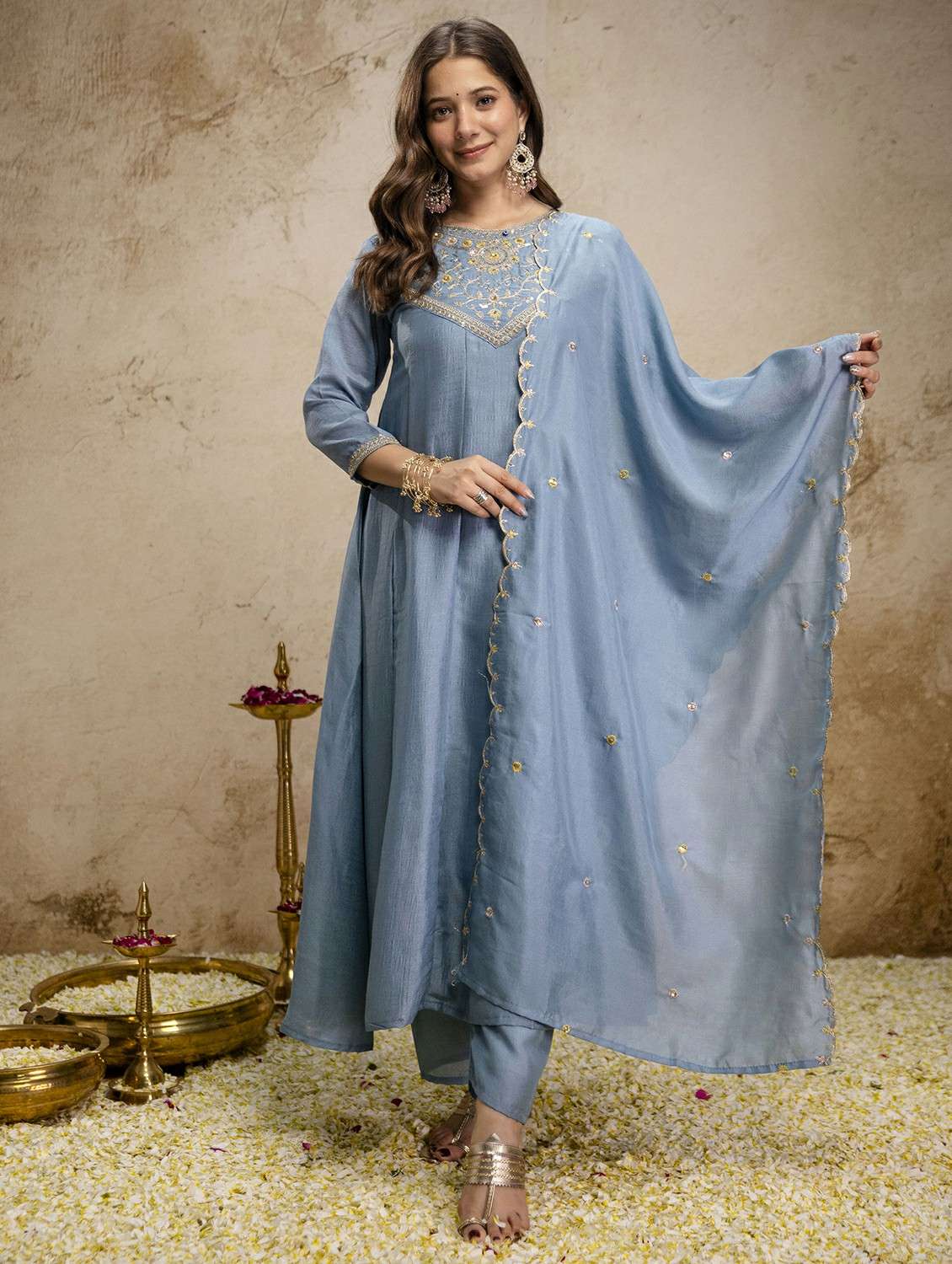 women solid with work three quarter sleeve kurta pant with dupatta set