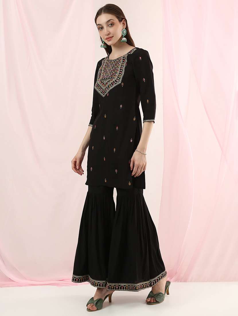 women black kurta pant set ethnic suit - 22486925 -  Standard Image - 2