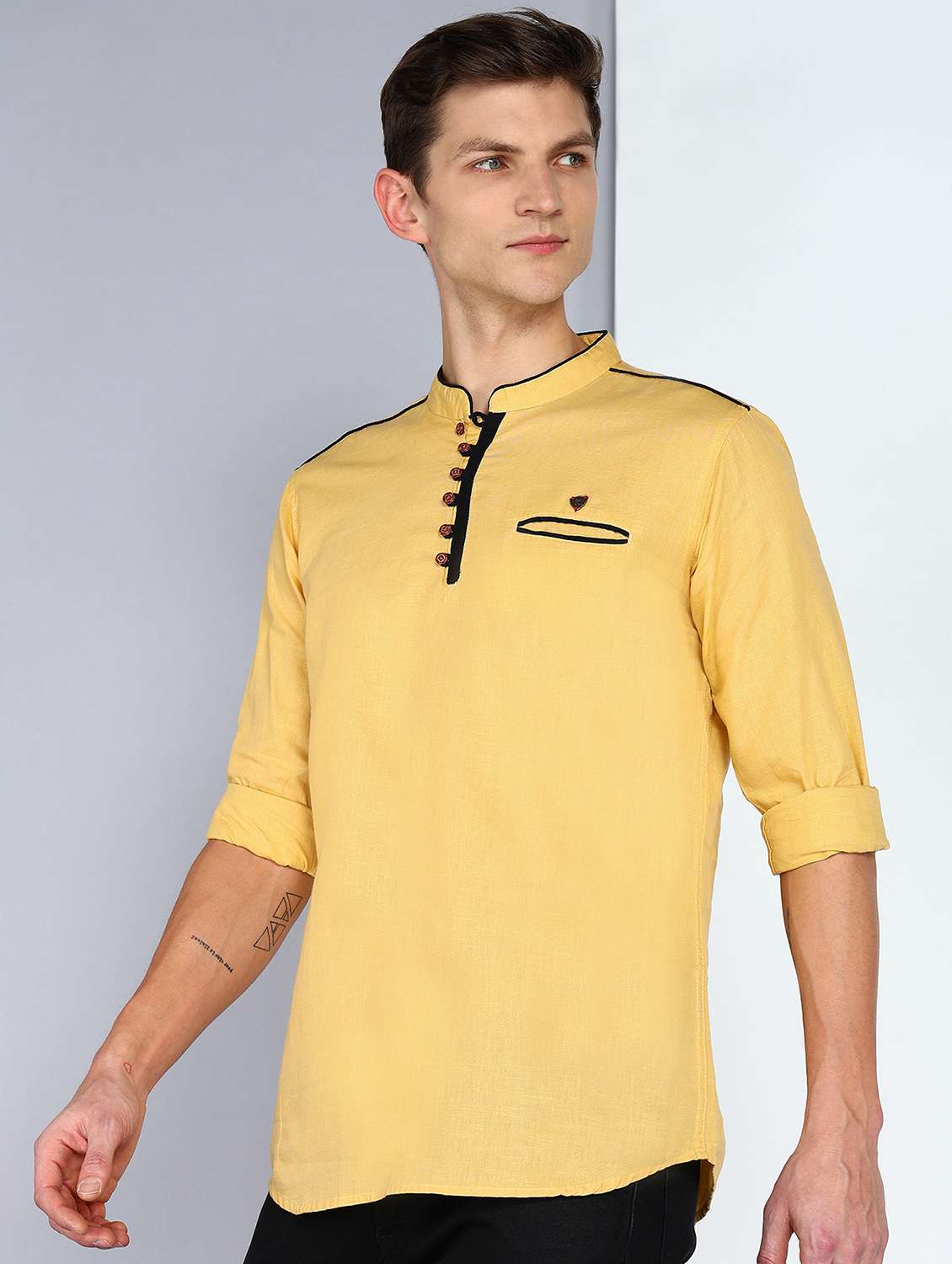men solid mandarin neck short kurta - 22489539 -  Standard Image - 2