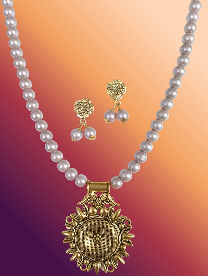 Pearl Necklace And Earrings Set With Oxidized Pendant - 22489758 -  Standard Image - 2