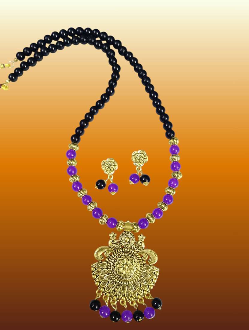 oxidized pendant necklace and earring set - 22489784 -  Standard Image - 2