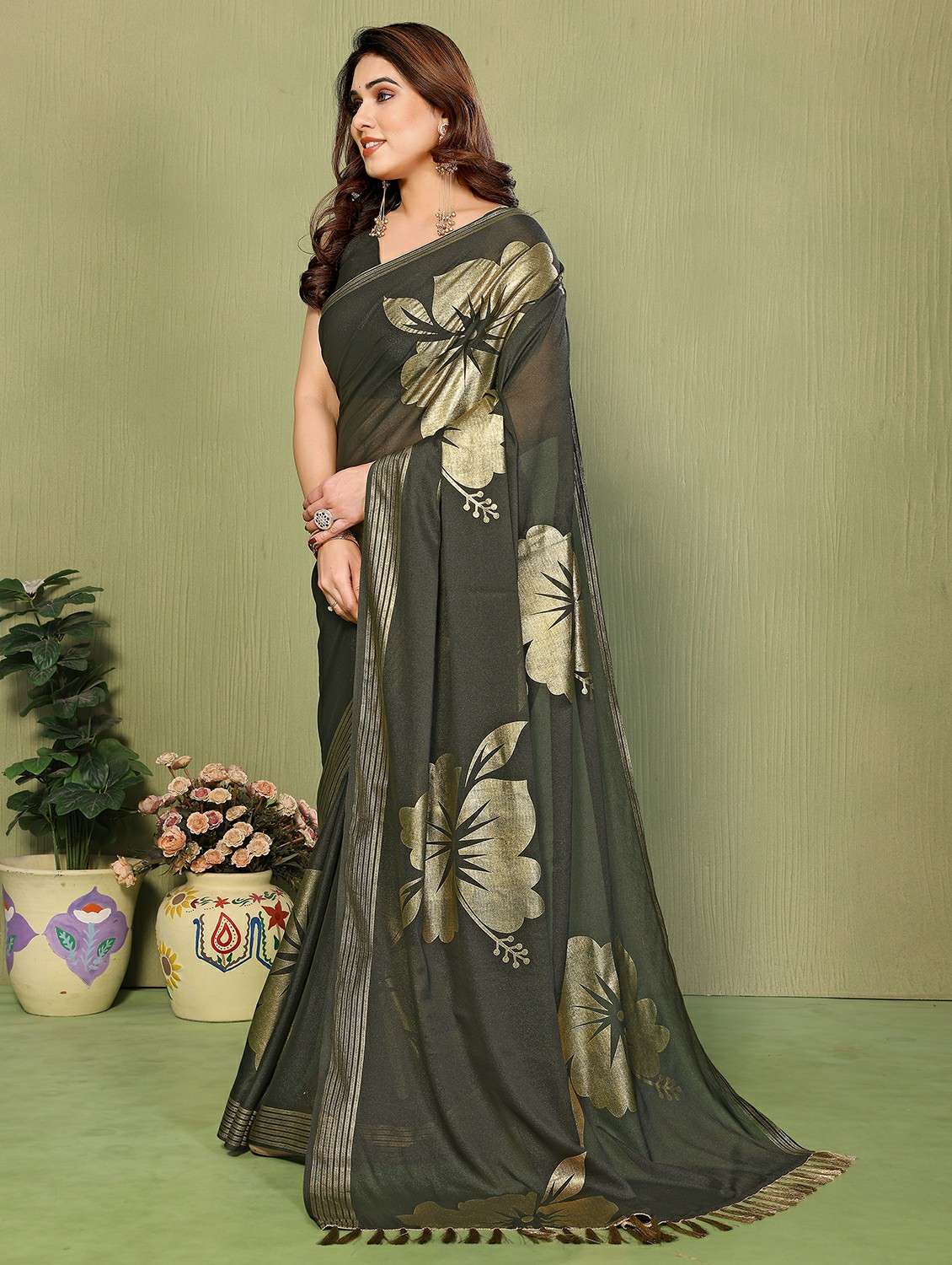 Women Foil Printed Saree With Blouse - 22489843 -  Standard Image - 2