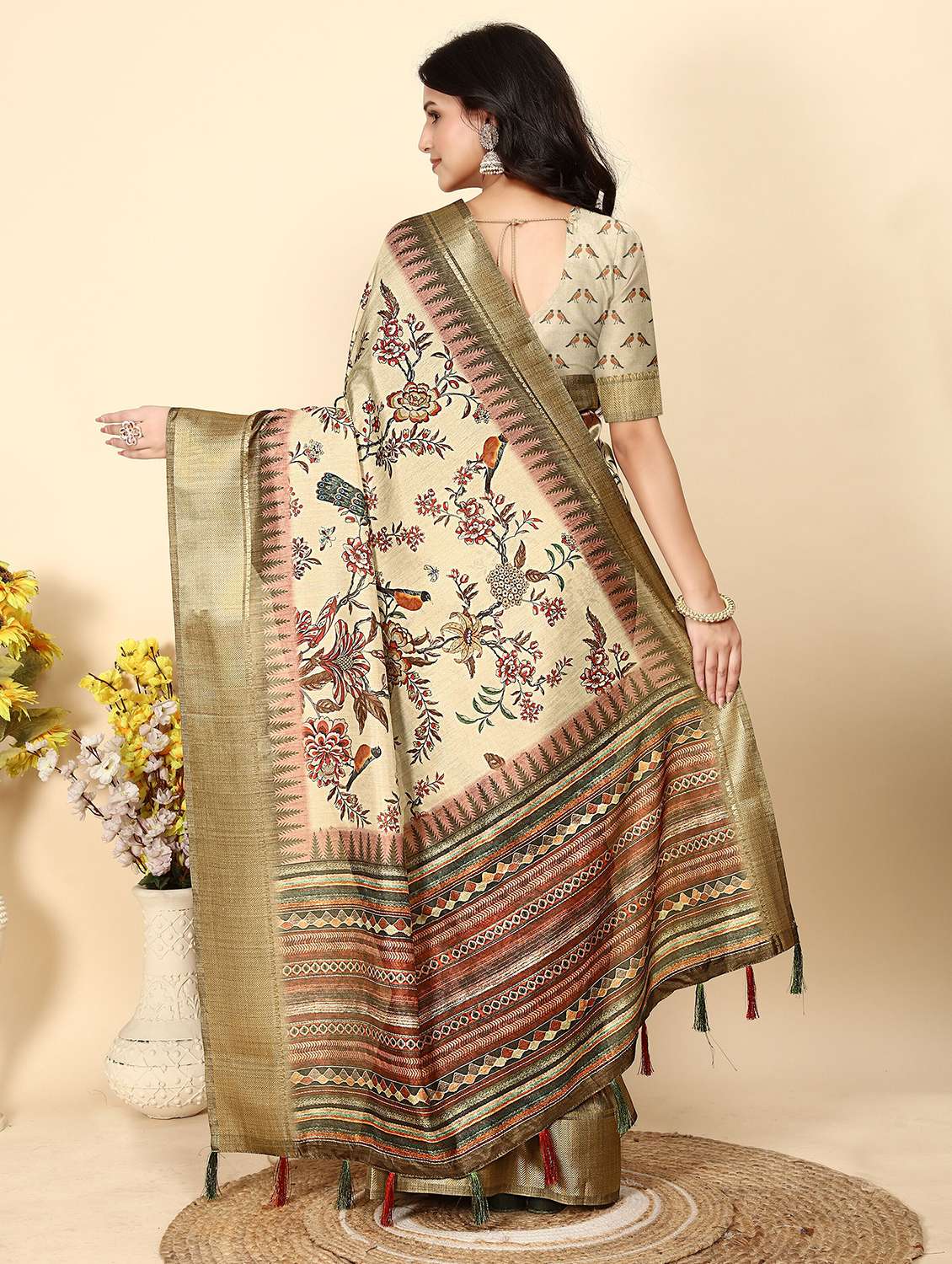 women printed casual wear saree with blouse - 22491513 -  Standard Image - 2