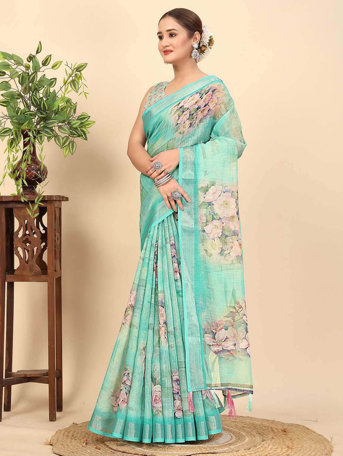 women printed casual wear saree with blouse - 22491529 -  Standard Image - 2
