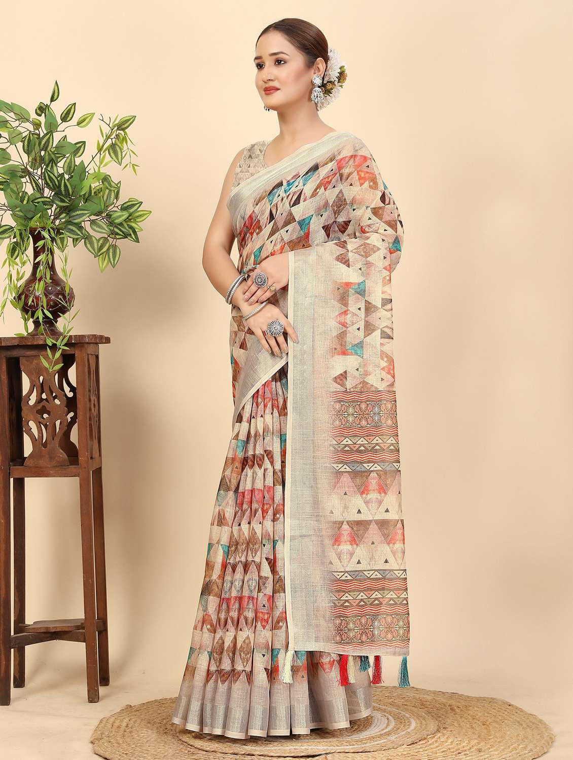 Women Printed Casual Wear Saree With Blouse - 22491536 -  Standard Image - 2